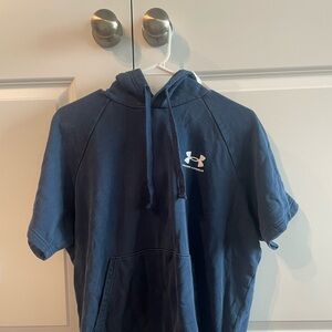 Men’s Under Armour Navy Shirt Size Medium